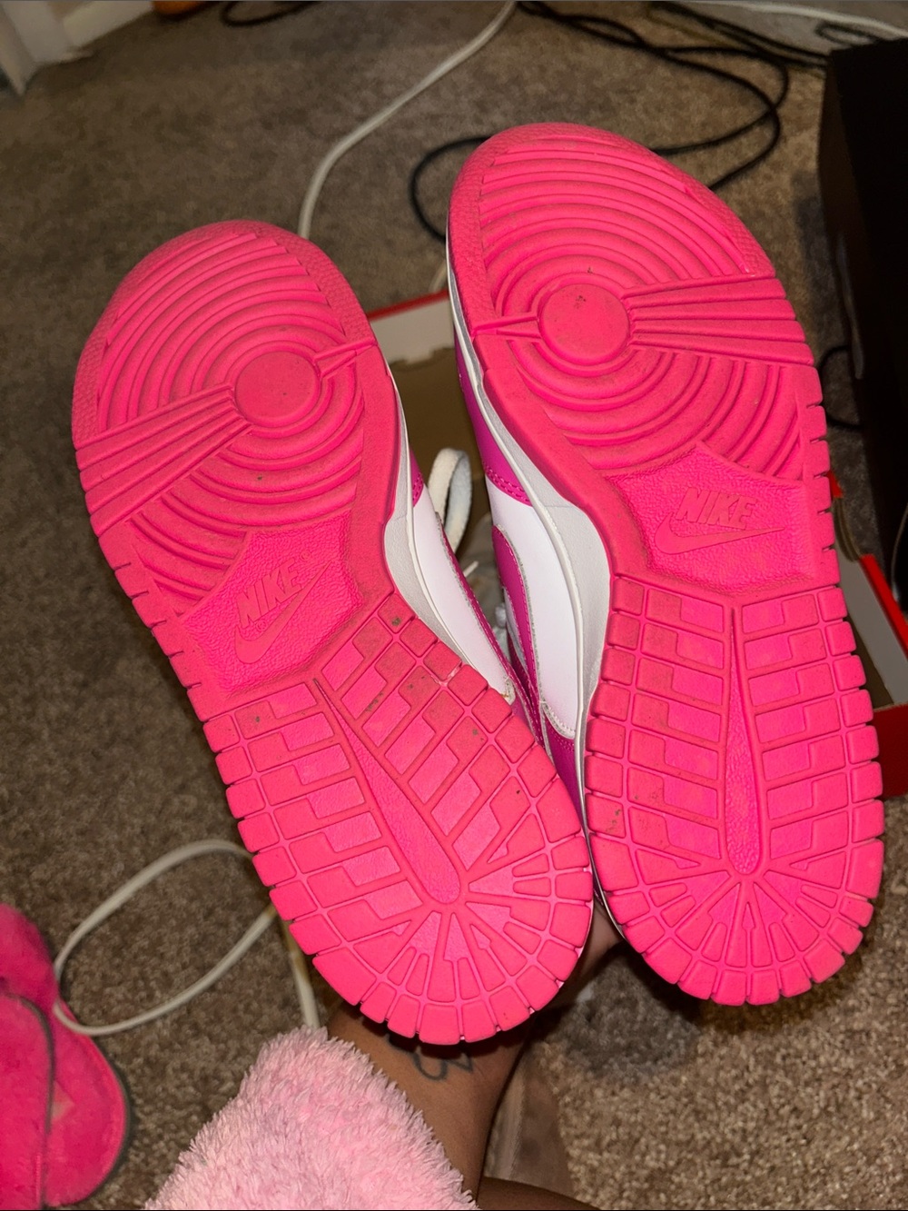Nike Dunks Low - Picture 7 of 10